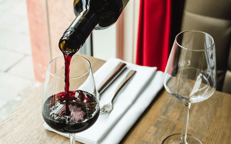 What Are the Health Effects of Moderate Alcohol Consumption?