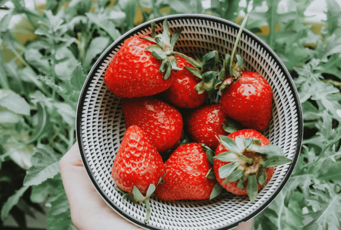 In the Kitchen: Arugula and Strawberry Salad