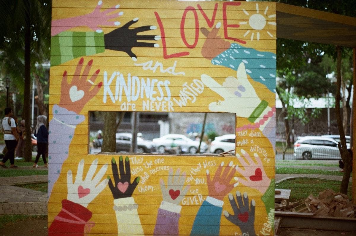 18 Ways Kindness Can Save Your Life and Change It For the Better