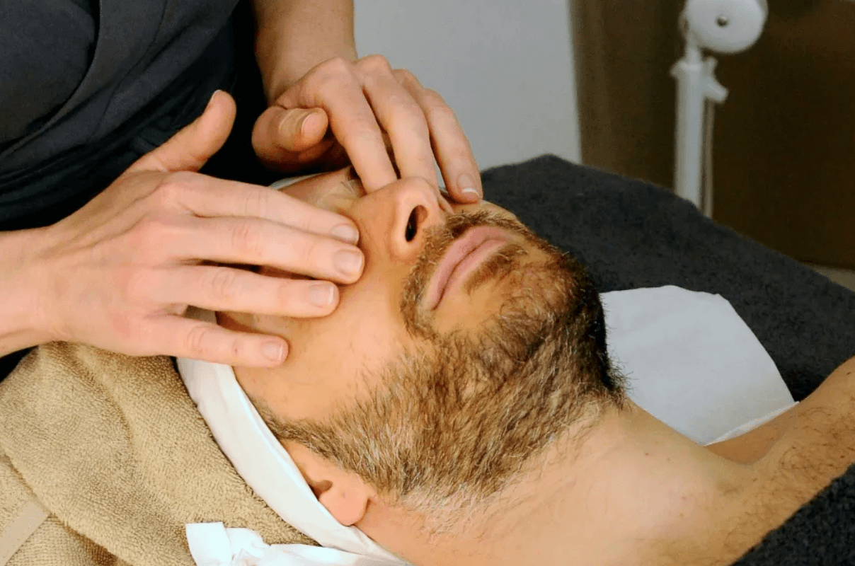 Health Coach Tip – The Benefits Of Facial Massage